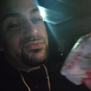 Meet your Posher, Raymond